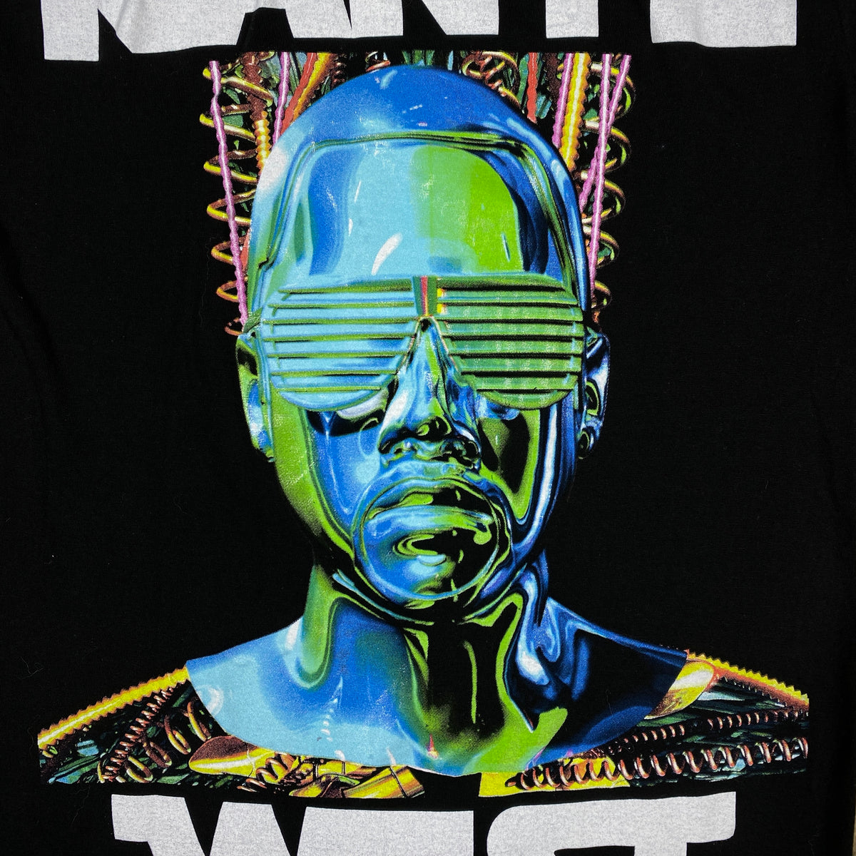 GLOW IN THE DARK TOUR (S) – Breaking Grail